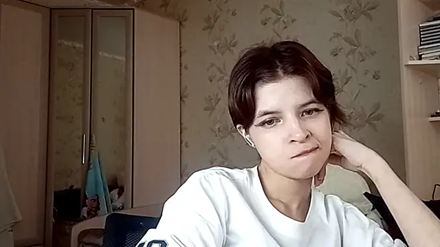 LowkeyIndigo Adlı Modelin Canlı XXX Sohbeti