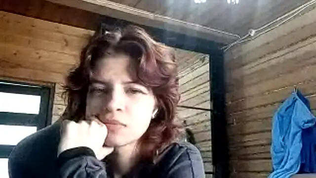 Онлайн чат XXX LowkeyIndigo