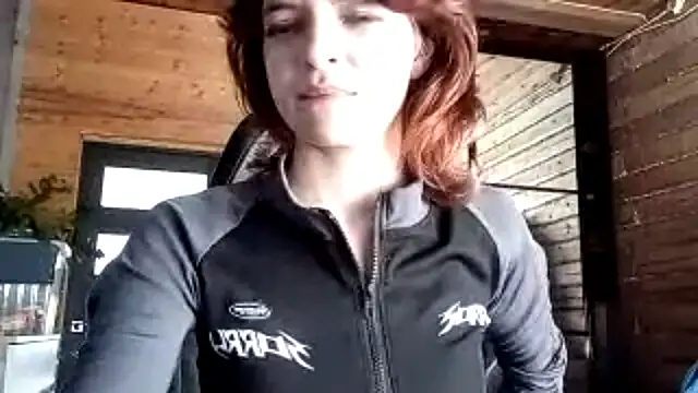 LowkeyIndigo Live chatroom