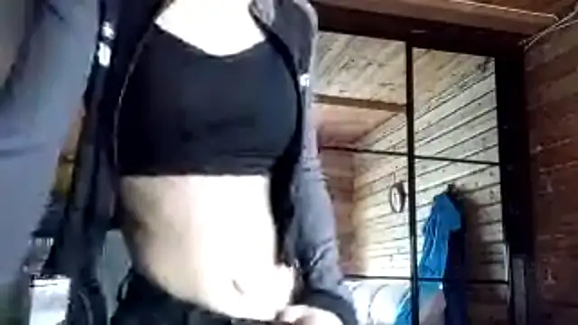 Chat soba uživo modela LowkeyIndigo