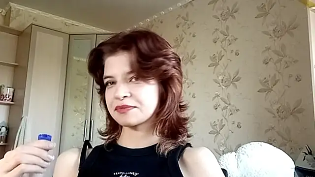 LowkeyIndigo Adlı Modelin Canlı Sohbet Odası