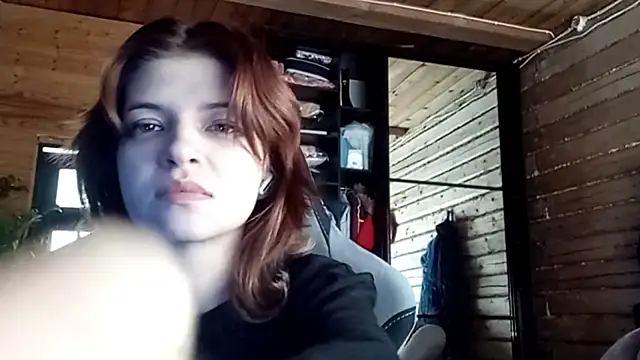 Chatroom en direct de LowkeyIndigo