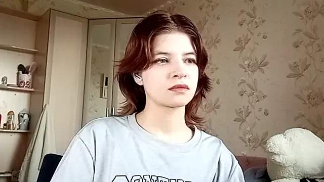 Živá chatovací místnost LowkeyIndigo