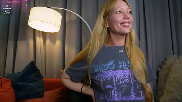 _Mila_Luna_ XXX чат на живо