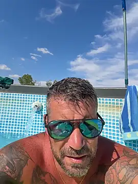 RhinalSquad Show in webcam