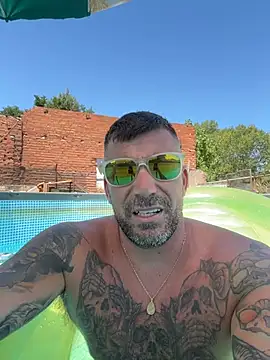 הופעת וובקאם של RhinalSquad