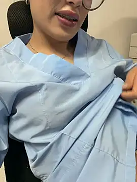 Sweet_Milaa1's Webcam Show