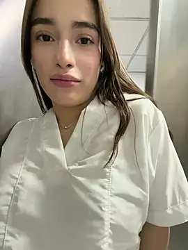 Sweet_Milaa1 Adlı Modelin Canlı XXX Sohbeti