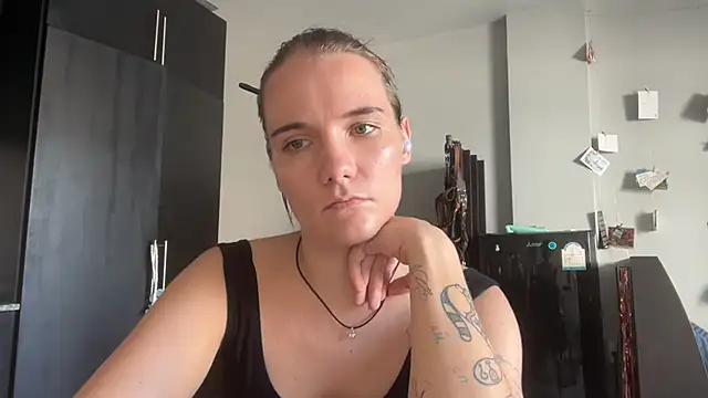 XXX chat uživo modela RosePlant