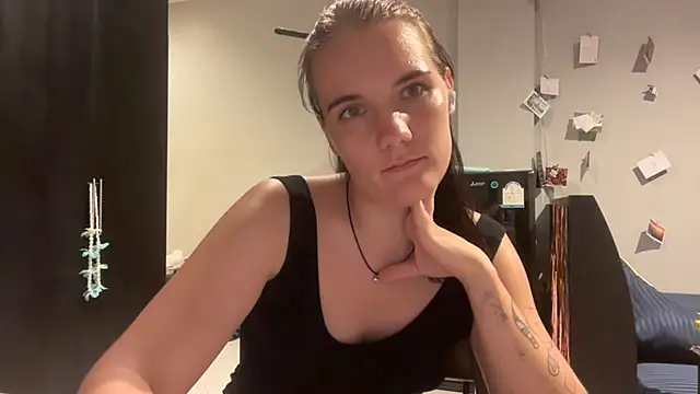 Chat +18 de RosePlant ao vivo