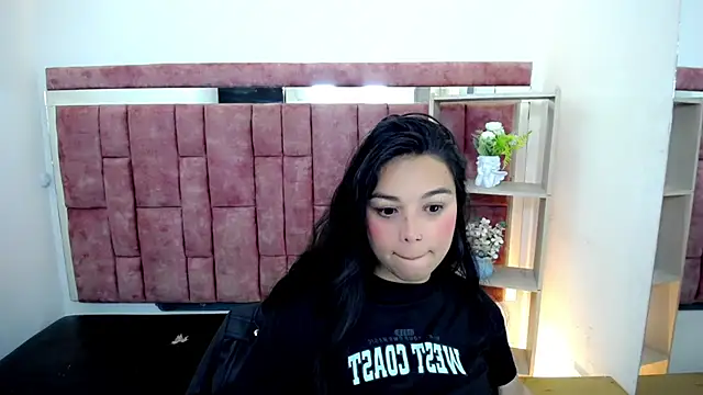 GiannaHott élő chatszobája
