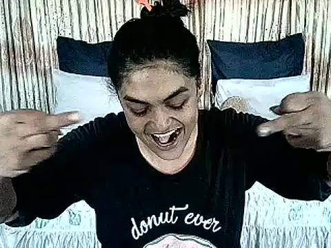 Indian_blaze006 Adlı Modelin Canlı XXX Sohbeti