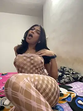 Mayra_xx Webcam Show