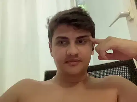 hazel_boy: διαδικτυακό σόου στην κάμερα