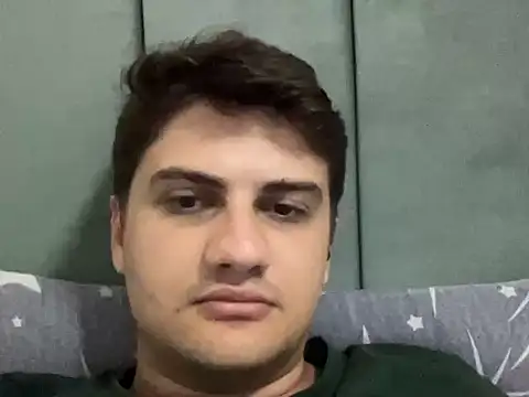 hazel_boy Adlı Modelin Web Kamerası Şovu