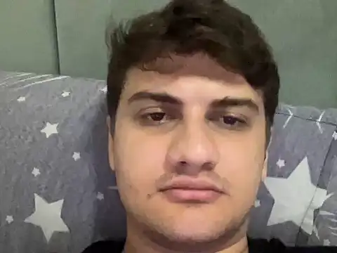 hazel_boy Adlı Modelin Web Kamerası Şovu