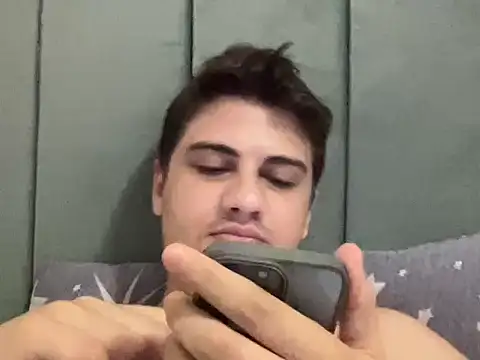 عرض كام hazel_boy