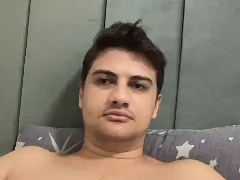 הופעת וובקאם של hazel_boy