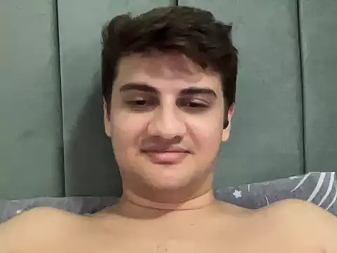 hazel_boy Adlı Modelin Web Kamerası Şovu