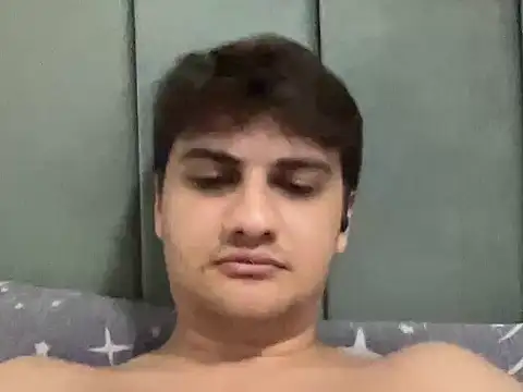 hazel_boy Show Webcam