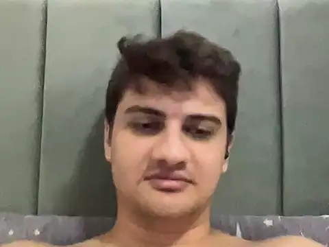 hazel_boy Adlı Modelin Web Kamerası Şovu