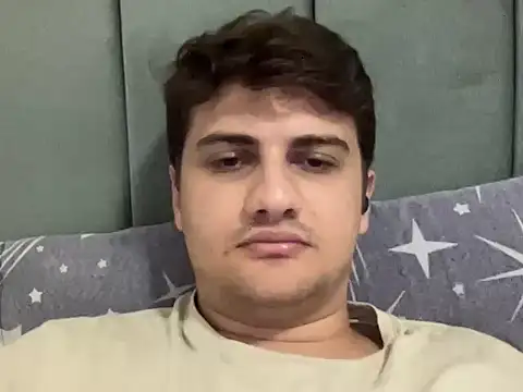 hazel_boy Pertunjukan Webcam