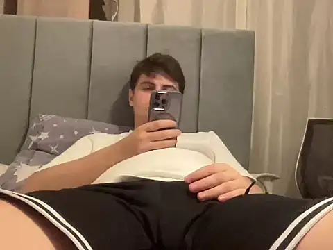 hazel_boy 在線直播表演