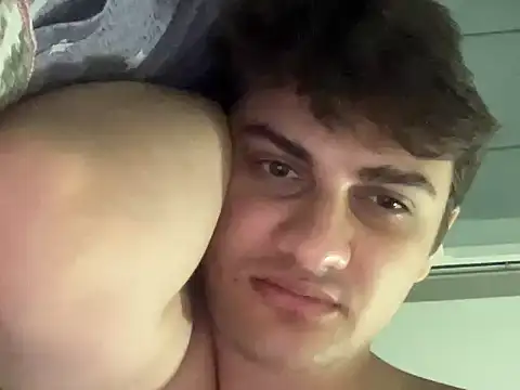 hazel_boy Adlı Modelin Web Kamerası Şovu