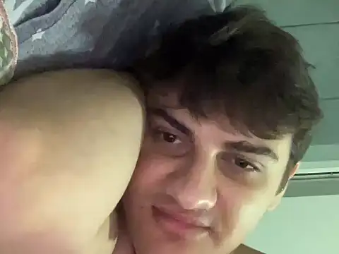 hazel_boy Show Webcam