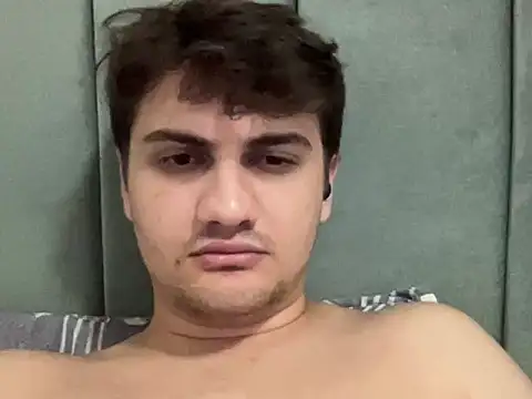 hazel_boy Pertunjukan Webcam