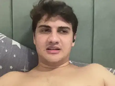 hazel_boy Adlı Modelin Web Kamerası Şovu