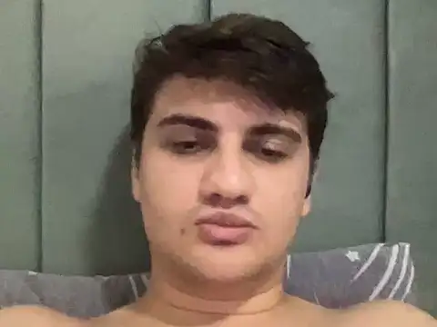 hazel_boy Adlı Modelin Web Kamerası Şovu