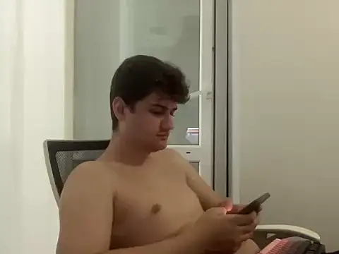 عرض كام hazel_boy