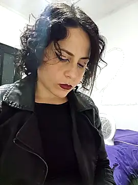 Rebelchocolate Show in webcam