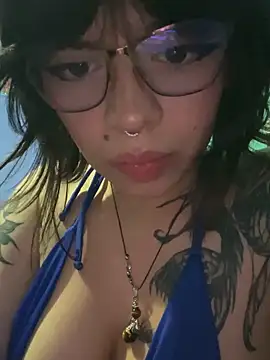 הופעת וובקאם של BabySixxxx
