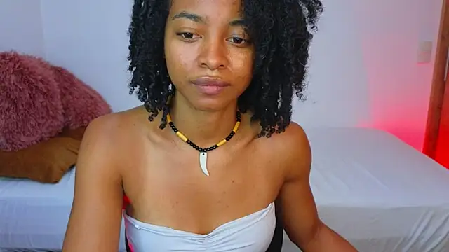 XXX chat uživo modela kristinereyes_