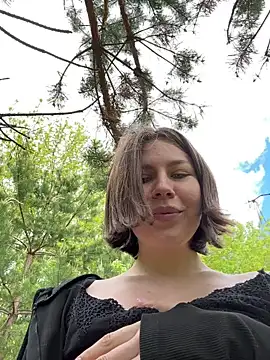 Pokazy przed kamerką – JessieeFlirty