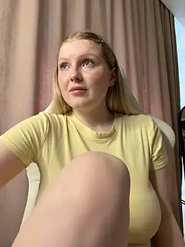 L1zaShy Show in webcam