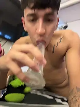 Stiven_neithan's Webcam Show