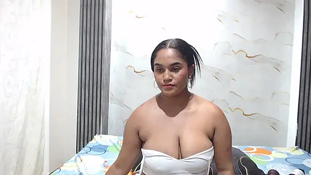 Liaa_cams Adlı Modelin Canlı XXX Sohbeti