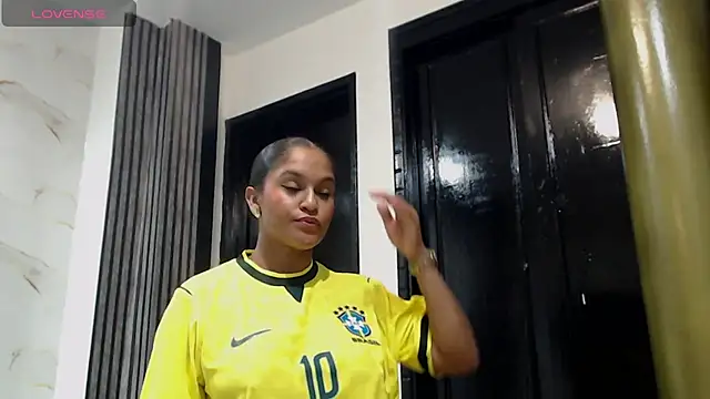 Liaa_cams Adlı Modelin Canlı XXX Sohbeti