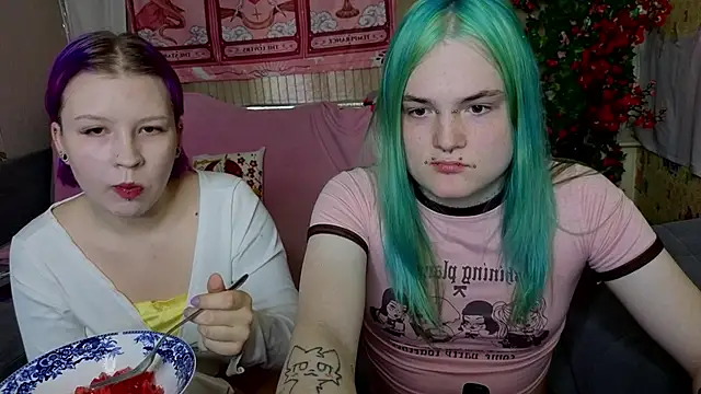 Pokazy przed kamerką – miamara__