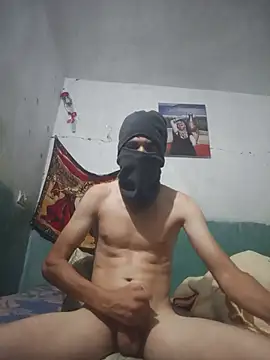 macheeti: διαδικτυακό σόου στην κάμερα