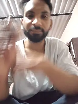 Akki-101 Show Webcam