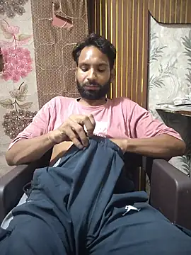 Show modela Akki-101 na web-kameri