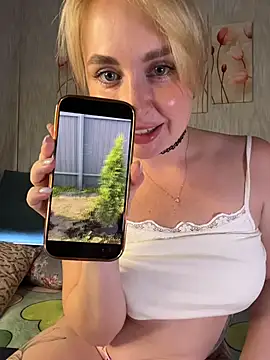 Kitty-Kelsin Live XXX chat