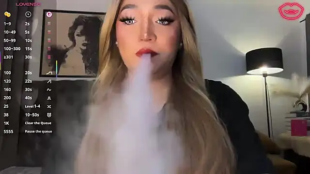 Pertunjukan Kamera Web Sensual_Ekang