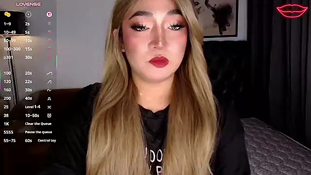 הופעת וובקאם של Sensual_Ekang