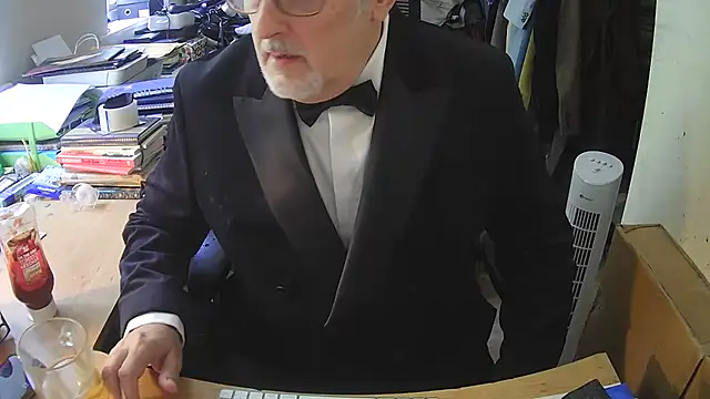 SuitedSub63 Шоу с уебкамера