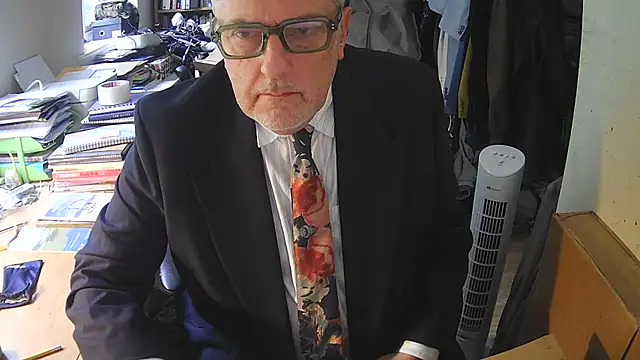 SuitedSub63n Webbikameraesitys